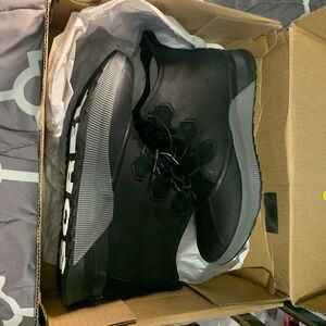 WMNS Sorel Black and Gray boots with Padded Comfort